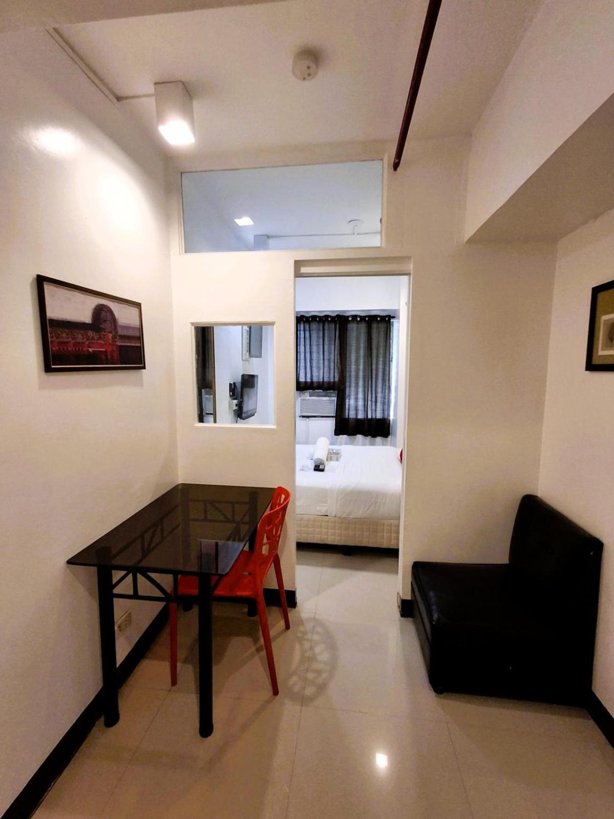 Makati Poblacion Hotel Mandaluyong Exterior photo
