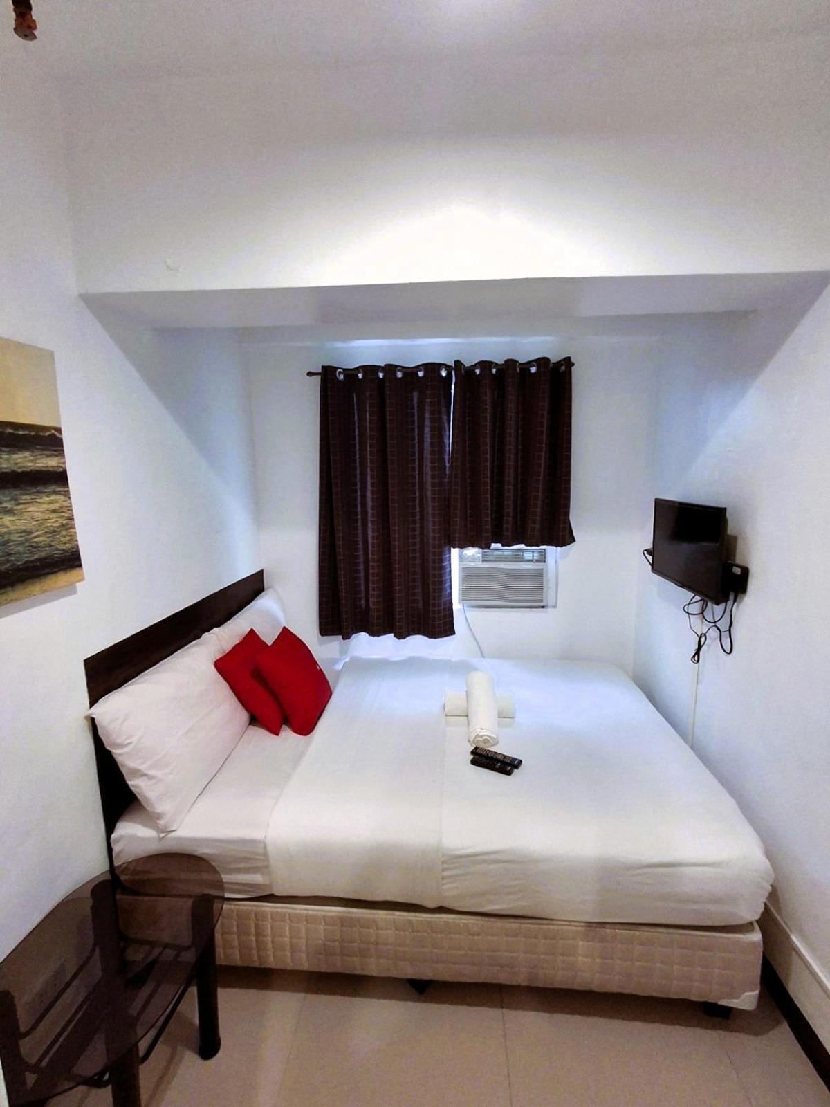 Makati Poblacion Hotel Mandaluyong Exterior photo